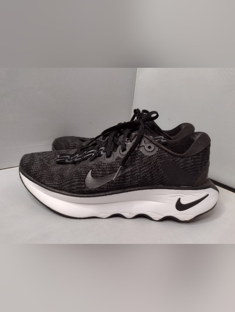 Nike Motiva Black Women's Size 9 Walking Running Shoes Sneakers F